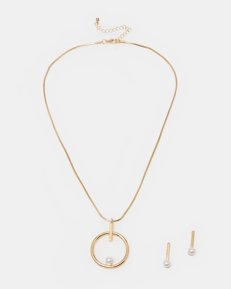 REDTAG Women Gold Necklace Set with Pearls Earrings