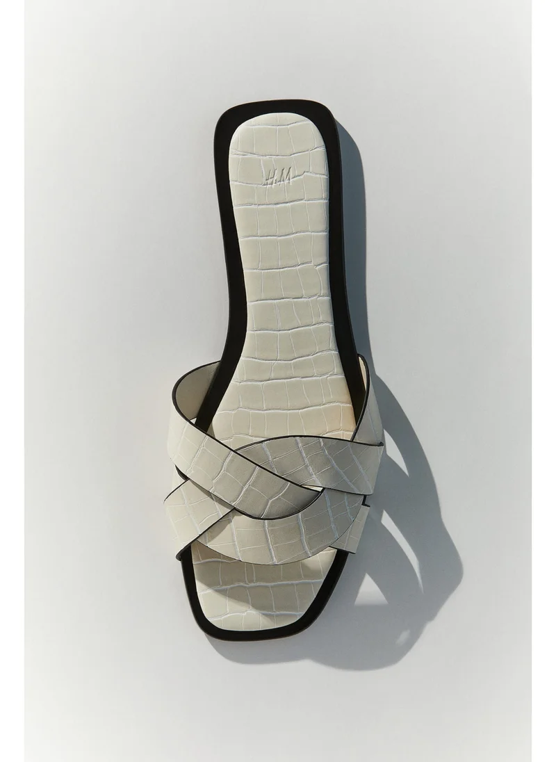 اتش اند ام Braided sandals