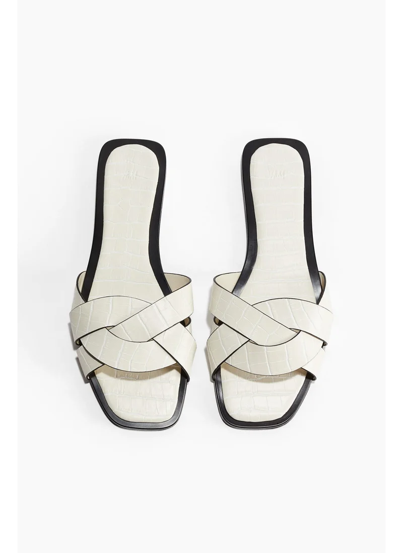 اتش اند ام Braided sandals
