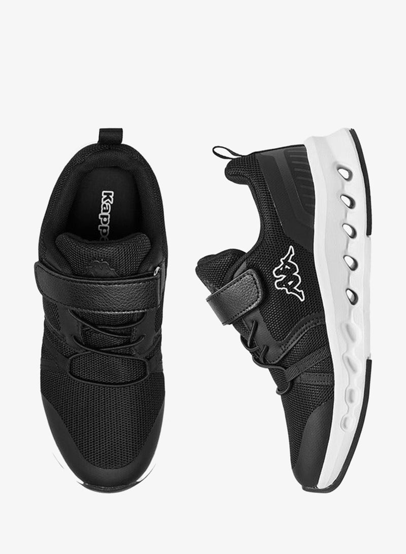 كابا حذاء رياضي للأولاد بتفاصيل شعار وإغلاق بشريط لاصق - Image 3