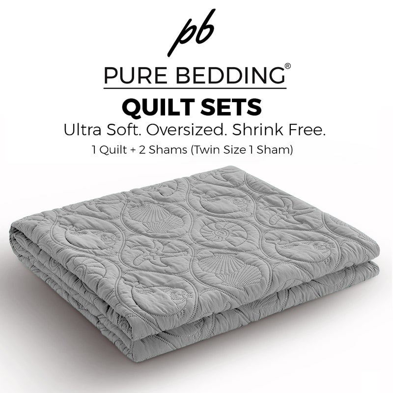 Pure Bedding طقم لحاف سرير بيور كينج/كال كينج/كاليفورنيا كينج مقاس رمادي فاتح - مفرش سرير كبير الحجم - غطاء من الألياف الدقيقة - يتضمن لحافًا واحدًا و2 شام بنمط نجمة المحيط - Image 2