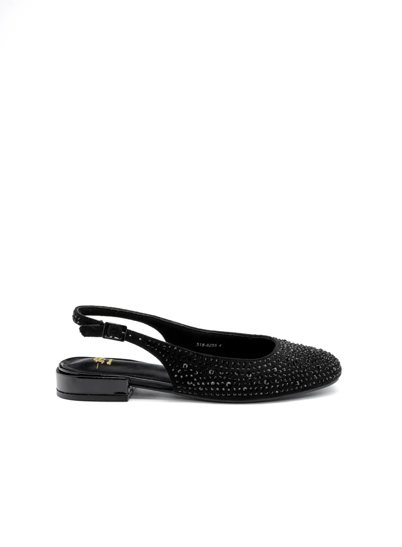 باتا حذاء فلات مزخرف