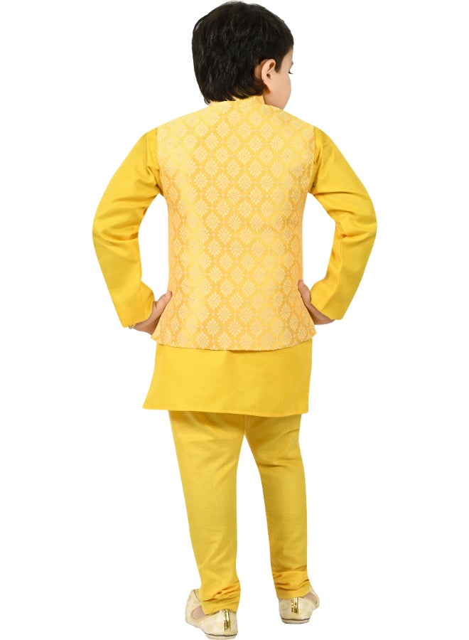 BT DEZINES طقم كورتا أصفر بنقش زهري للأولاد - Image 3