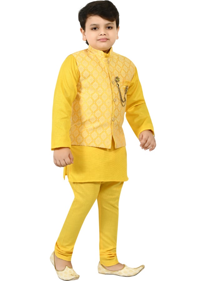 BT DEZINES طقم كورتا أصفر بنقش زهري للأولاد - Image 2