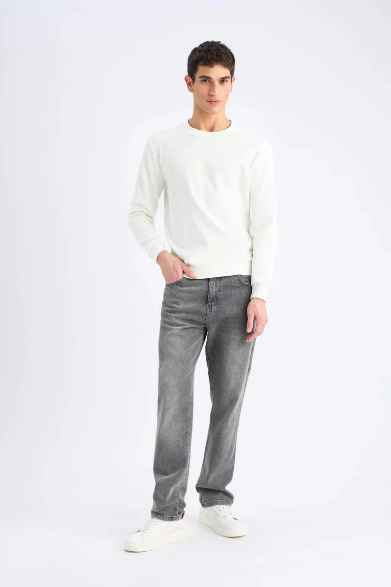 ديفاكتو Regular Fit Long Sleeve Sweatshirt