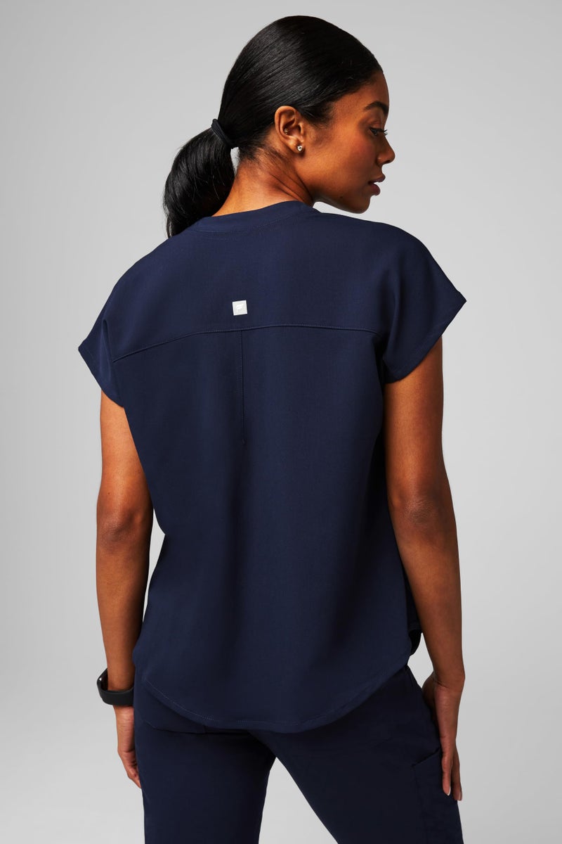 Fabletics Women's Evolve 3-Pocket Scrub Top with an Oversized Fit - MotionTech, 4-Way Stretch, Wrinkle-Resist, Anti-Shrink, XL, Navy - Image 2