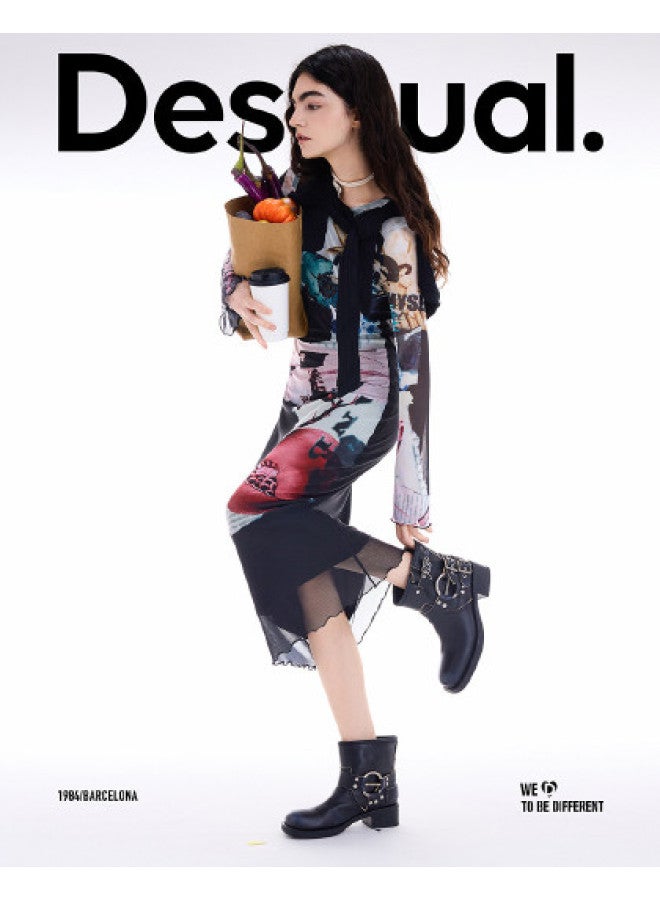 DESIGUAL فستان بأكمام طويلة بتصميم غير متساوي من قماش باتش وورك بطبعة جريدة AW25 وصول جديد - Image 1
