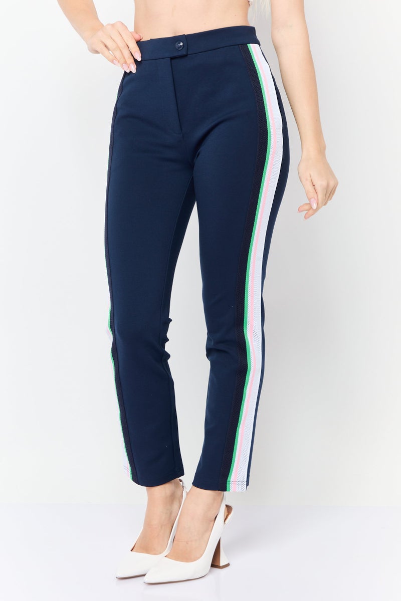 Juicy Couture سروال نسائي بقصة مستقيمة عادية، مزخرف، لون كحلي - Image 1