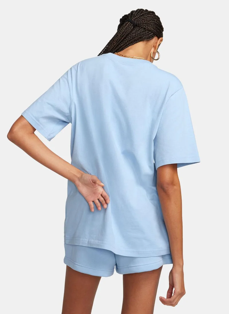 نايكي Women's Sportswear Essential T-Shirt
