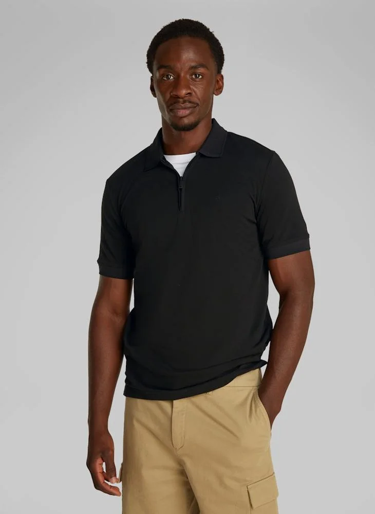 كالفن كلاين Thermo Tech Pique Zip Polo