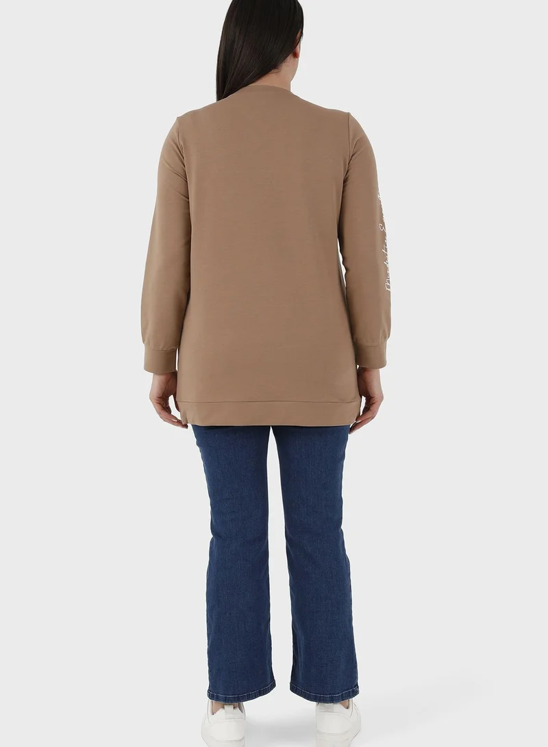 Alia by modanisa Round Neck Printed Sweatshirt