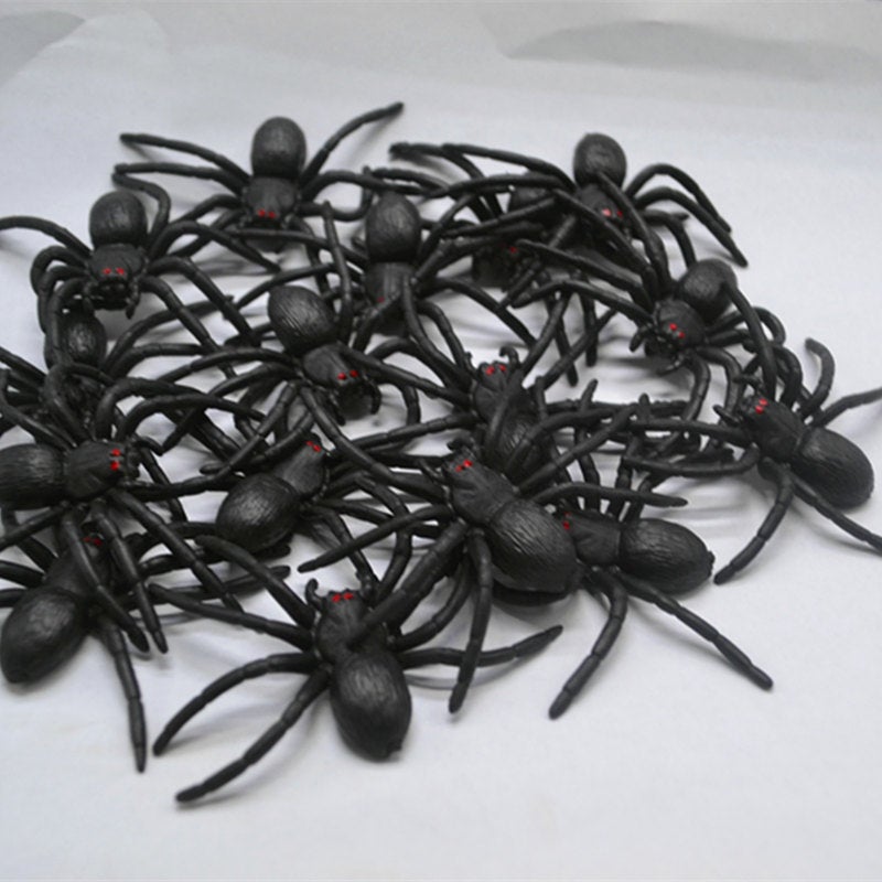 Realistic Jumping Spider Surprise Gag Toy - TPR Rubber Spider Model - Image 3