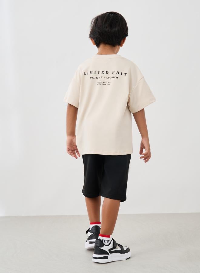 Styli Styli Boys Typography Print Oversized T-Shirt and Shorts Set  - Image 4
