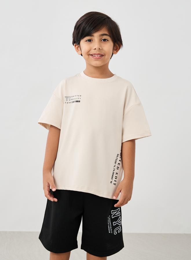 Styli Styli Boys Typography Print Oversized T-Shirt and Shorts Set  - Image 2