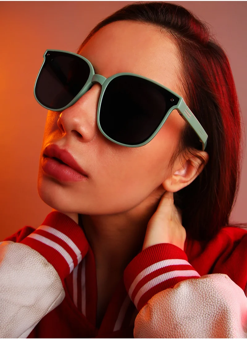 صوص هاوت Haute Sauce Unisex Foldable Wayfarer Sunglasses For Casual Wear | One-Size | Green Polycarbonate Frame | Black Polarized Lens | Full Rim | Eyewear For Woman & Girls