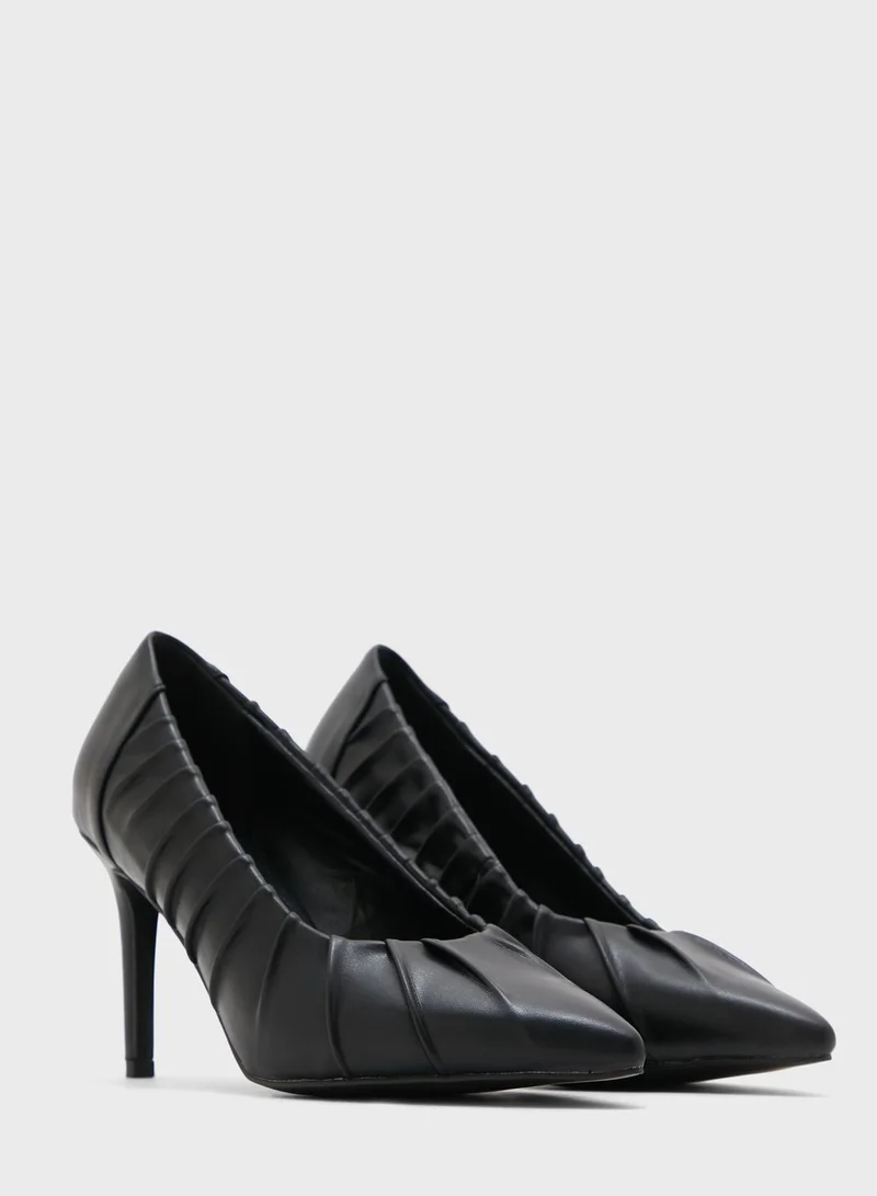 Khizana Ruched Pointed Pump