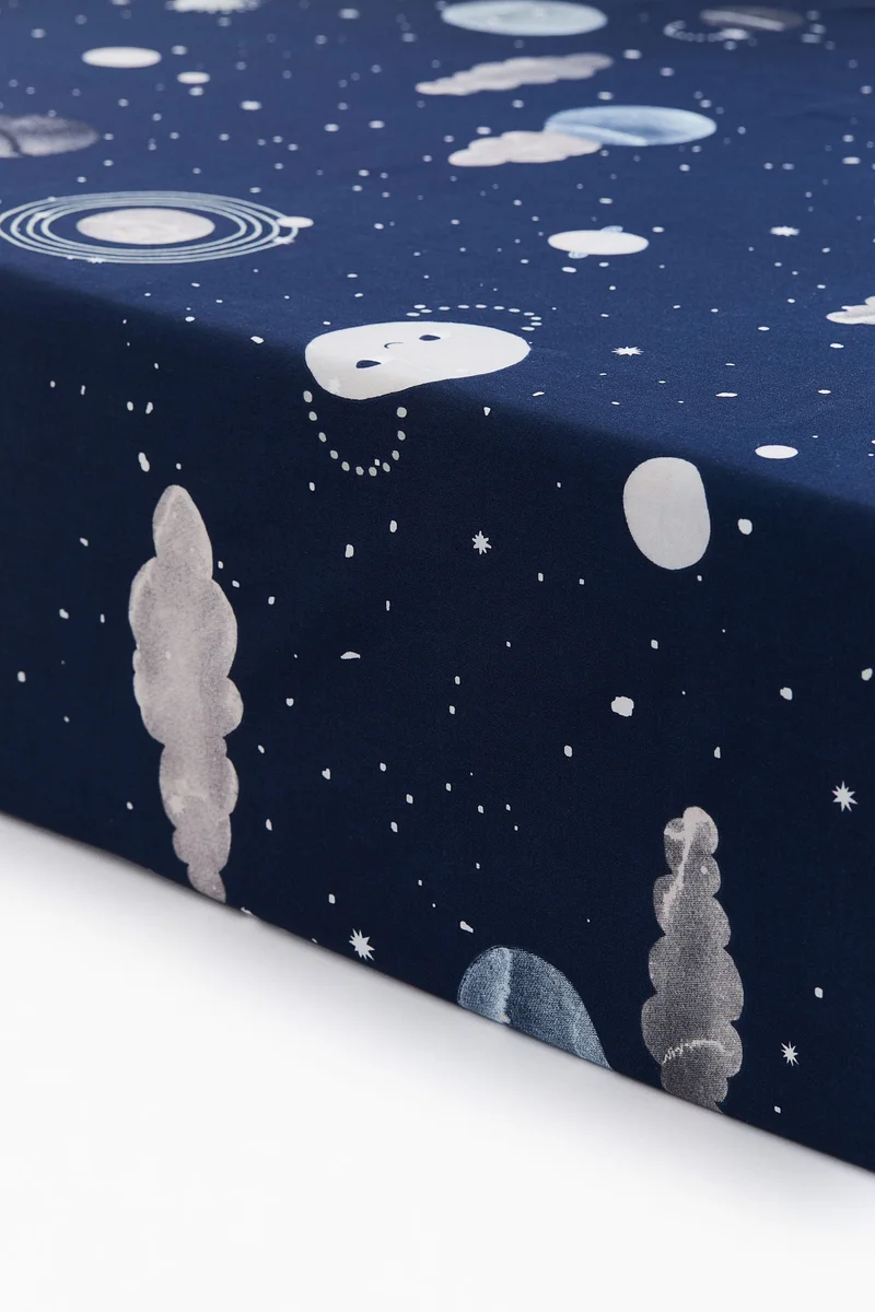 اتش اند ام شرشف بحواف مطاطية من القطن المنقوش