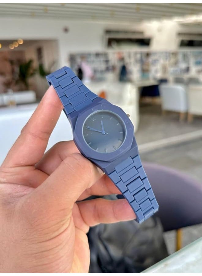 ساعة يد رجالية بتصميم كلاسيكي بسيط | مقاومة للماء مع سوار من الكربون الأزرق الداكن | مظهر عصري يناسب جميع الإطلالات - Image 3