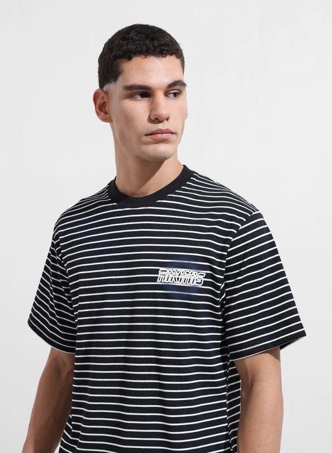 شركة المرآب الهندية Men Relaxed Fit Striped Crew Neck Half Sleeves T-Shirt