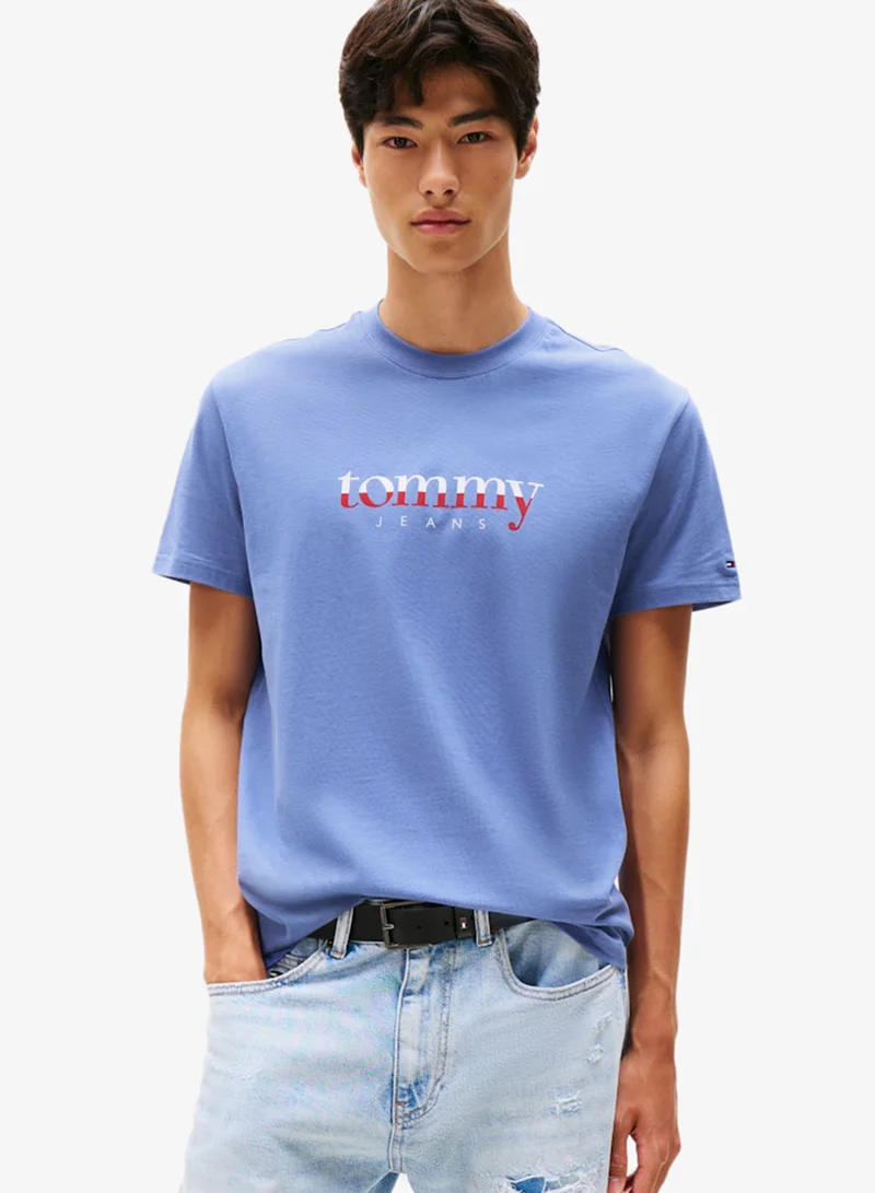 تومي جينز تيشيرت بياقة دائرية مزين بشعار العلامة التجارية