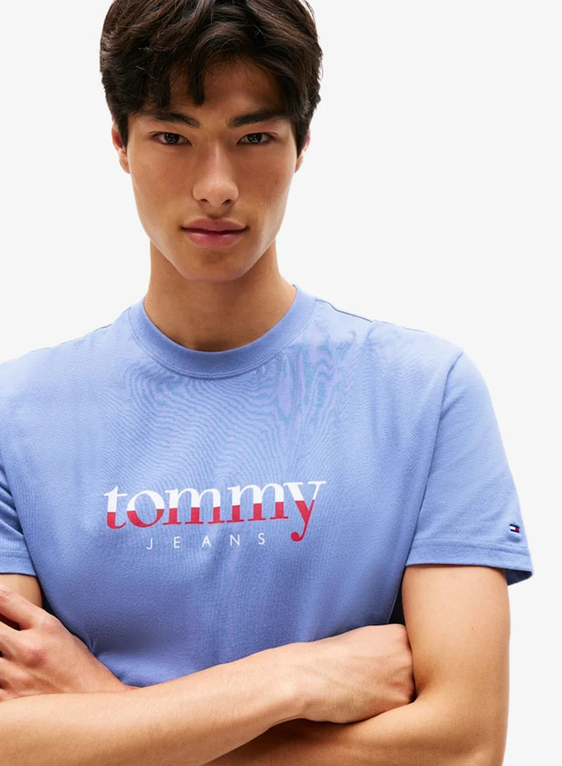 تومي جينز تيشيرت بياقة دائرية مزين بشعار العلامة التجارية