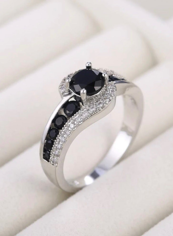 NEW STYLE Elegant Silver Plated Cubic Zirconia Ring For Women Size 7 - Image 4