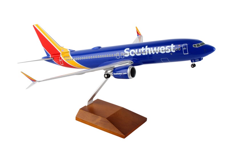 Daron Skymarks SKR8268 Southwest Airlines SWA Boeing 737MAX8 1100 Scale With Wood Stand Gear Blue