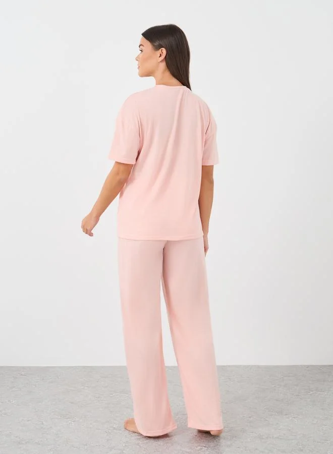 ستايلي Styli Slogan Print Round Neck T-Shirt and Pyjama Set
