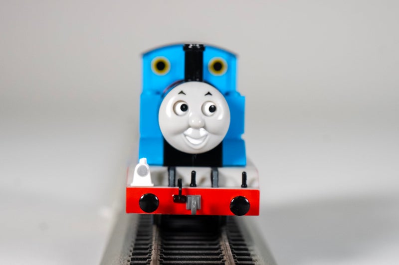 Bachmann Trains - THOMAS & FRIENDS THOMAS THE TANK ENGINE w/Moving Eyes - HO Scale - Image 5