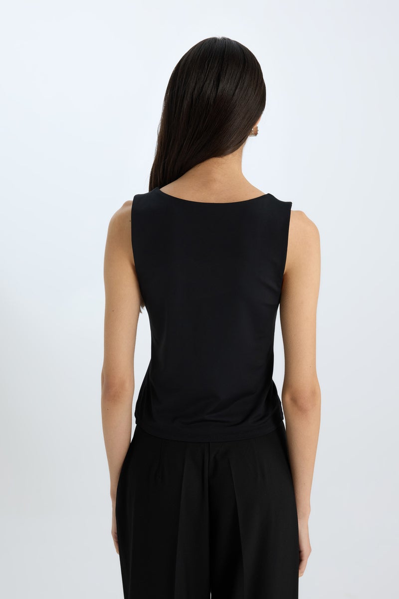 DeFacto Woman Slim Fit Basic Round Collar Sleeveless Tank Top  - Image 4