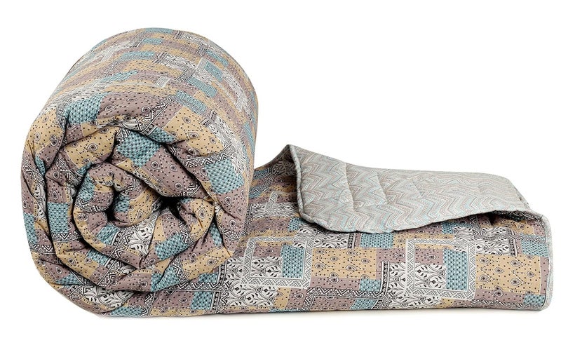 VAS COLLECTIONS VAS COLLECTIONS Jaipuri Print Cotton Quilt Traditional Indian Design Lightweight and Soft Reversible King Size Bedspread Seasons Pack of 1 400 GSM Beige Single  - Image 1