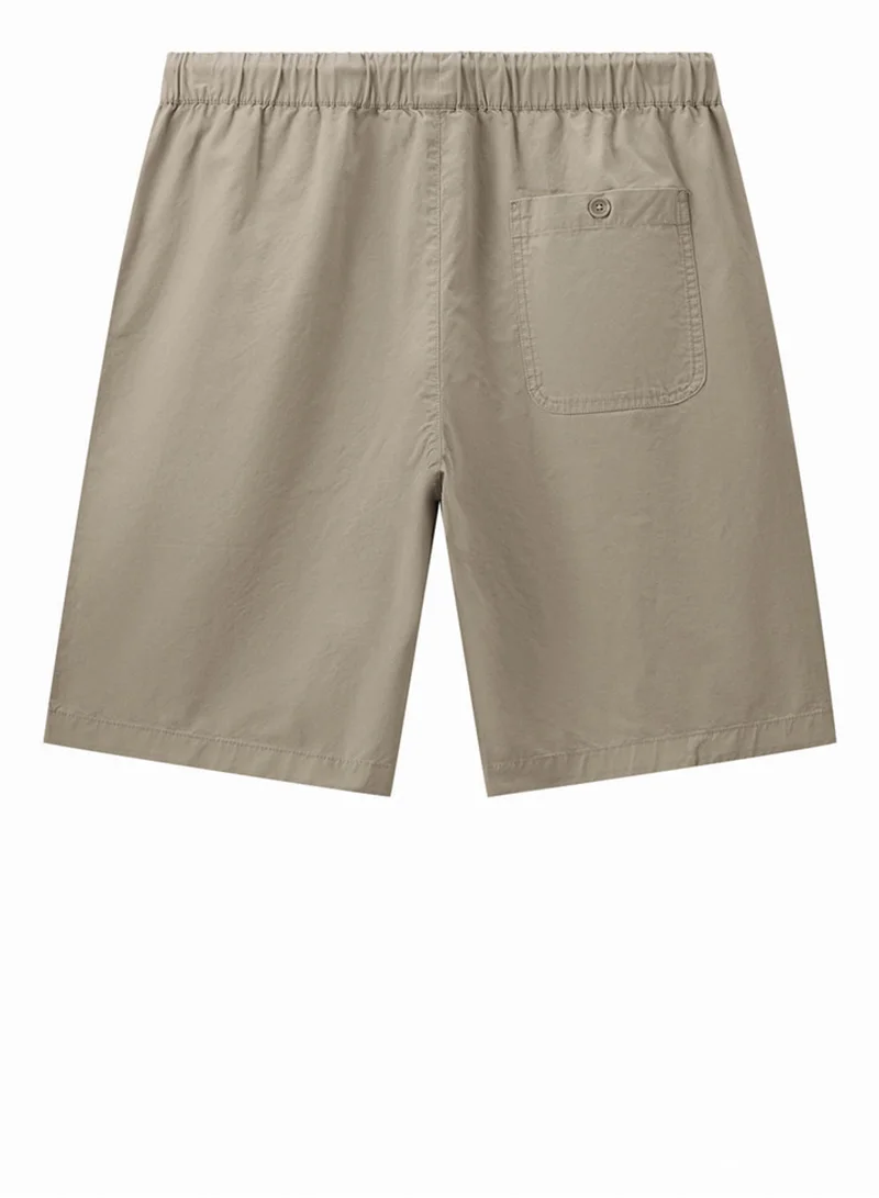 GIORDANO  Men’s Relaxed Twill Mid‑Rise Shorts with Elastic Waist for Men | Best Price UAE