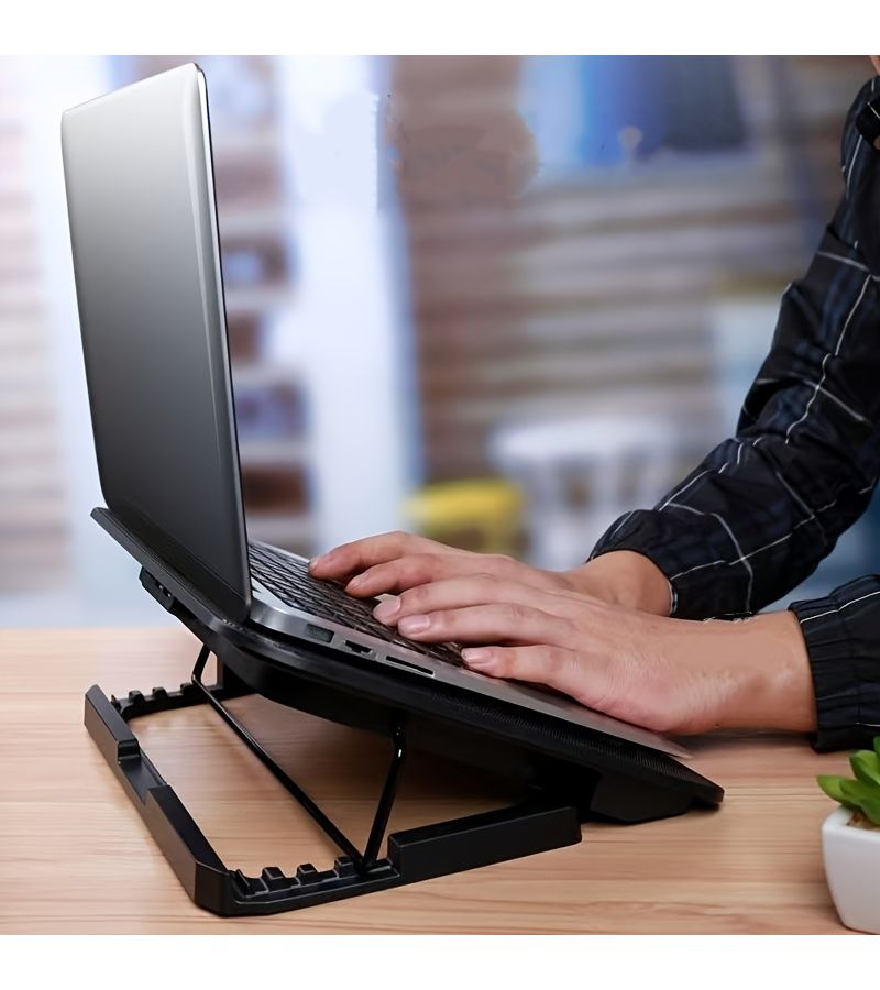وسادة تبريد لابتوب بلوحة معدنية محمولة مع مروحتين كبيرتين صامتتين تعملان بتقنية USB، مع إمكانية تعديل الارتفاع بـ 4 مستويات لأجهزة اللابتوب مقاس 12-17 بوصة، مبرد كمبيوتر وملحق مكتبي باللون الأسود. - Image 1
