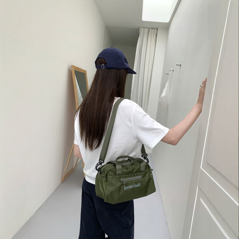 Popular Japanese-Style Mont* Lightweight 5L Nylon Bowling Bag for Men and Women, Simple Outdoor Commuter Crossbody Bag - Image 5