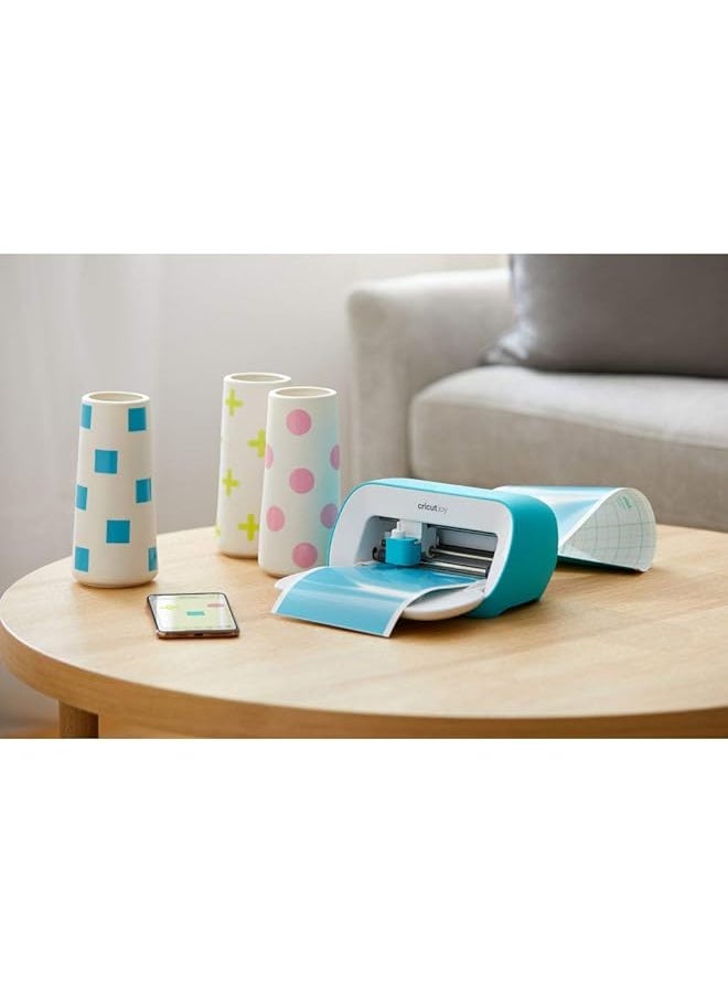 Cricut - Joy Smart Vinyl Permanent White 5.5 Inch X 240 Inch 2007358 - Image 1