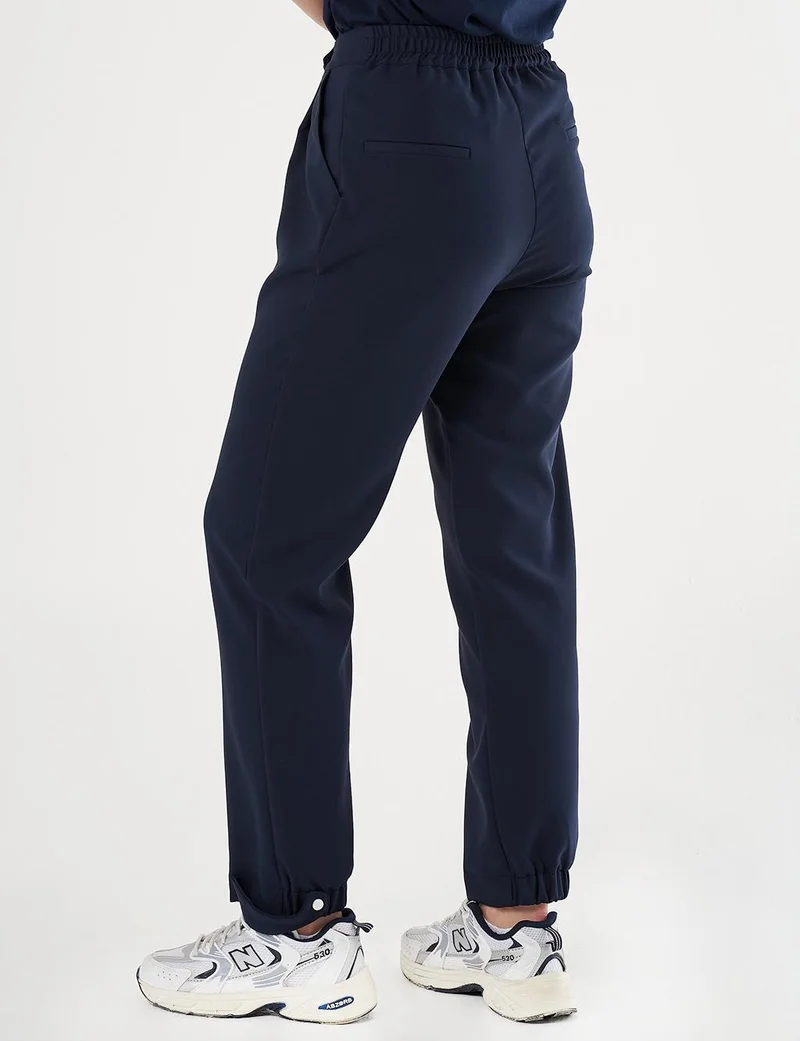 Kayra Elasticated Cuff Carrot Cut Pants in Dark Navy