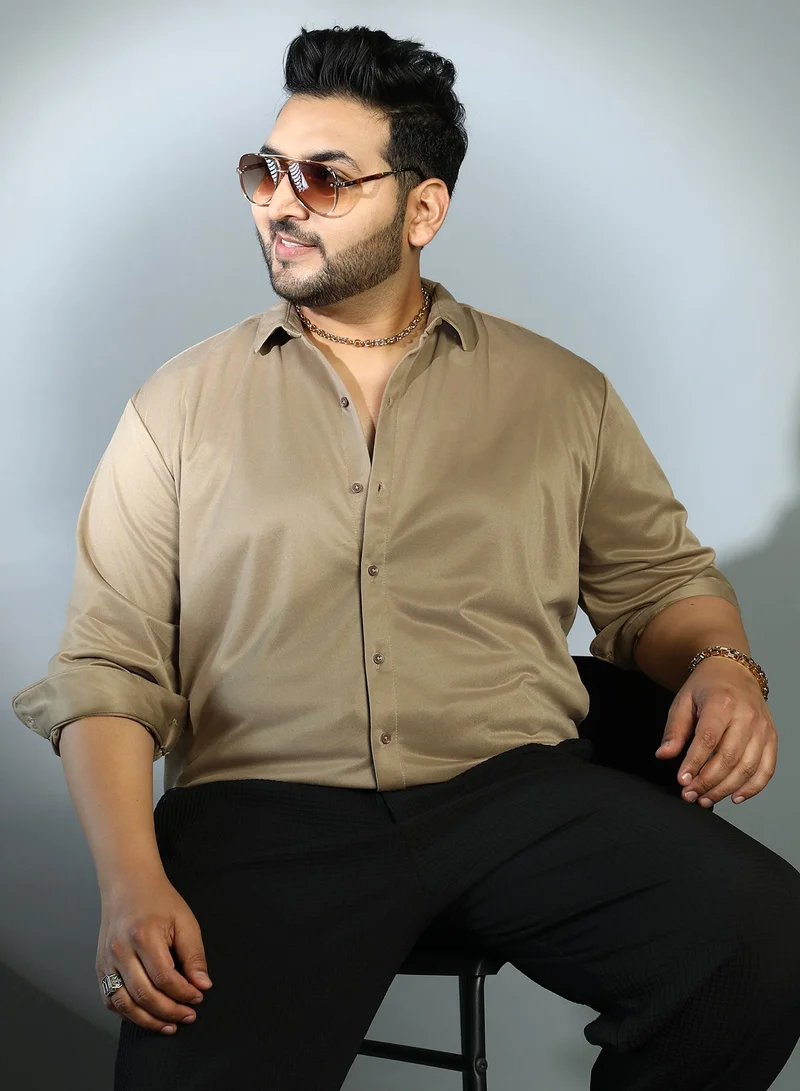 انستافاب بلس قميص رجالي أخضر زيتوني سادة بقصة مريحة للملابس الكاجوال بياقة عريضة وأكمام طويلة بأزرار مقاس كبير مصمم براحة للاستخدام اليومي