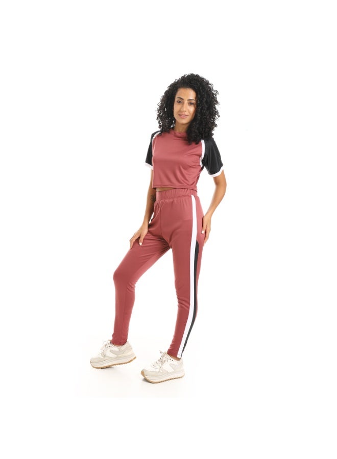 Caesar Women's two-piece sports set, half-sleeved T-shirt and pants  - Image 3