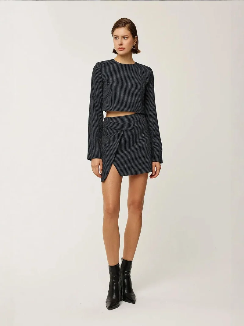 زوبعة بلوزة بياقة مستديرة مخططة