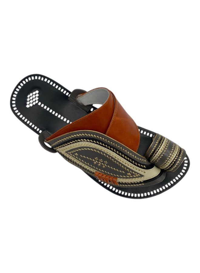AL Fanoos Handcrafted heritage leather slippers  - Image 4