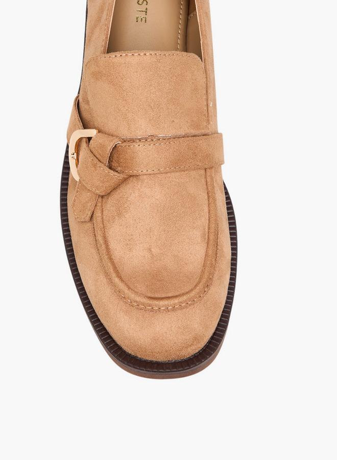 سيليست حذاء نسائي بكعب عريض مزين بإبزيم - Image 4