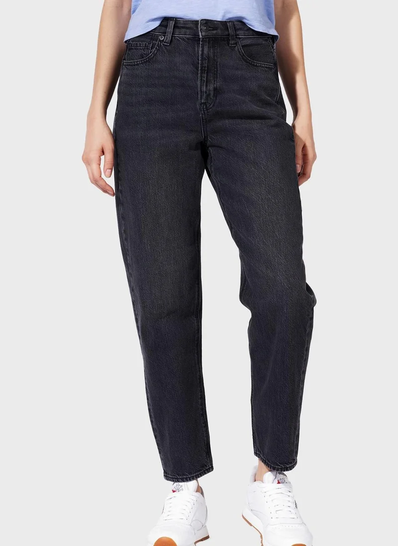 American Eagle High Waist Mom Jeans