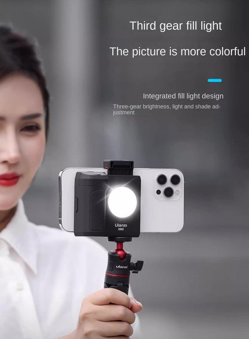 يولانزي مقبض كاميرا Ulanzi CG02 بلوتوث مع جهاز تحكم عن بُعد قابل للفصل، مساعد تصوير لاسلكي للهواتف الذكية، إضاءة قابلة للتعديل بثلاثة مستويات، بطارية بسعة 1000mAh، متوافق مع معظم الهواتف، مصنوع من ABS+سيليكون، مزود بحذاء بارد ومسمار 1/4" لإضافة الملحقات - Image 3