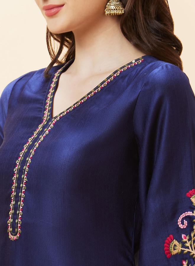globus Embroidered V Neck Flared Sleeves Straight Kurta - Image 5
