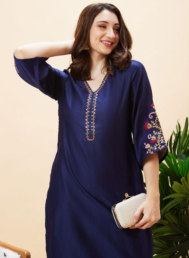 globus Embroidered V Neck Flared Sleeves Straight Kurta - Image 1