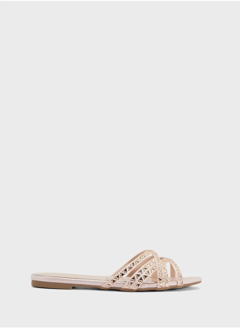 خزانة Studded Flat Sandal