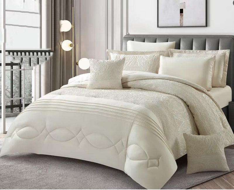8-piece royal double bed set made of microfiber, featuring a beautiful jacquard pattern on the outside and soft microfiber on the inside, providing comfort and luxury.