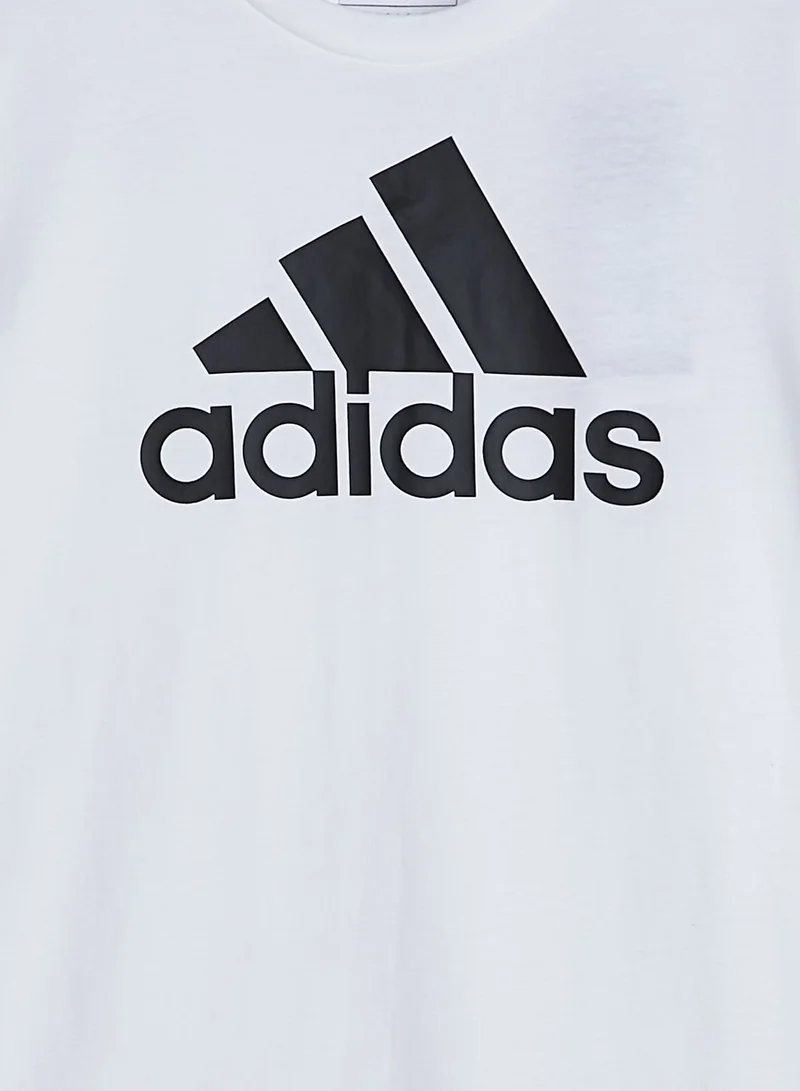 adidas تيشيرت أساسي مزين بشعار الماركة
