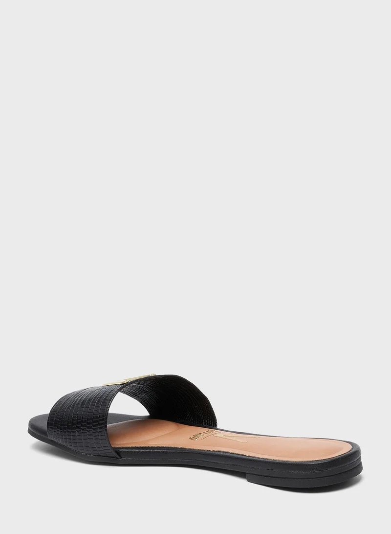 VIZZANO Marisol Flat Sandals