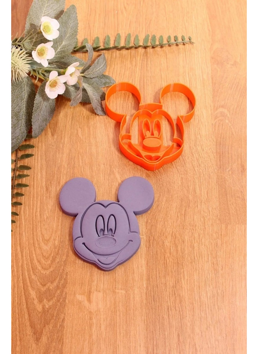 3D Layer Craft - Mickey and Minnie 2 Piece Cookie Mold and Dough Shaper Set - Image 1